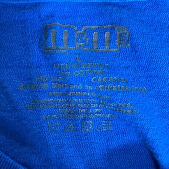 M & M Shirt Womens Large Blue Short Sleeve Graphic Tee Candy Chocolate Peanuts - Picture 2 of 8